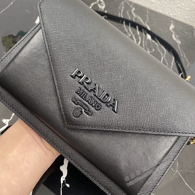 prada女包 普拉達新款女士斜挎包 1BP020 Prada單肩小包 Saffiano皮 Prada翻蓋包  pyd2367